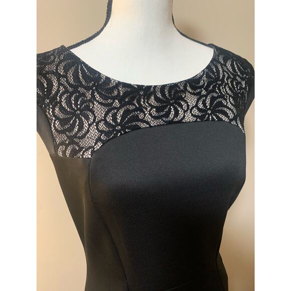 Signature By Sangria - Sleeveless Black Dress with Lace - Size 10 - Picture 1 of 5